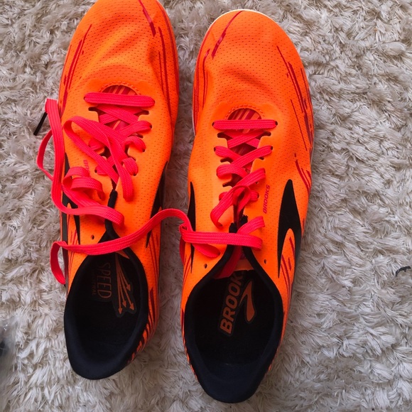 Brooks Mach 18 spikes - Picture 2 of 3